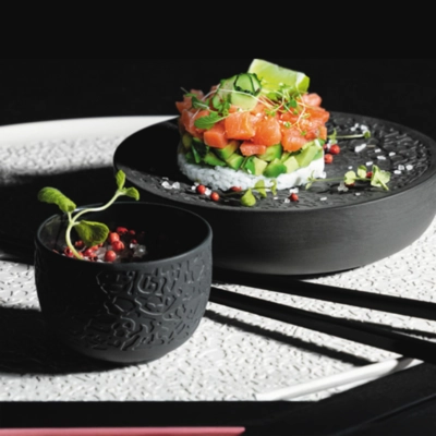 Nori Piédestal de service noir mat, Ø 16 cm, porcelaine biscuit en plein relief_2