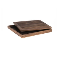 GN 2/3 Brotschneidebrett, 35.4 x 32.5 cm, H: 3.5cm Walnussholz (geölt)