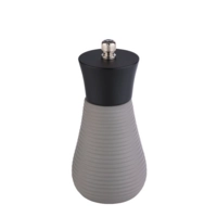 Moulin à poivre Element, béton, Ø 7.5 cm, couvercle en bois noir, H: 15.5 cm